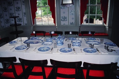 A dining table in the Old Sturbridge Village in Massachusetts (US).